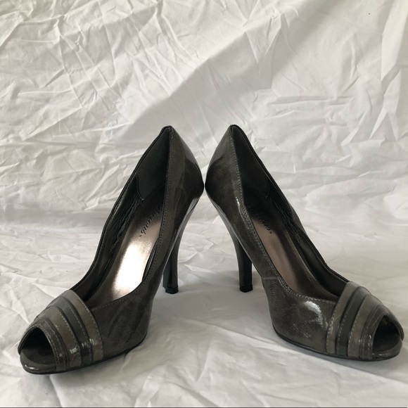 NWOT -Delicious Gun Metal Peep Toe Heels Sz 7 - Picture 2 of 8